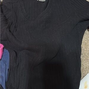 Bozzolo Black Ribbed V-Neck Top